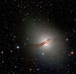 ESO capta la imagen más profunda de la galaxia Centaurus A