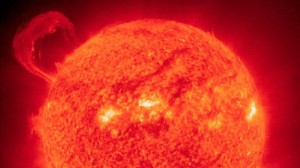 Video: La NASA capta una ola gigantesca durante una erupción en el Sol