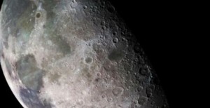 Explosión del núcleo de la Tierra podría ser origen de la Luna 